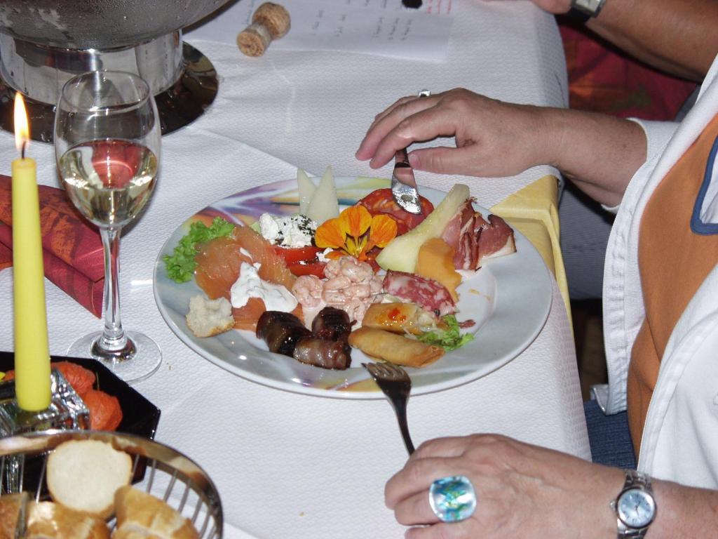 Gasthaus Storchen Hellas Haslach im Kinzigtal Bagian luar foto
